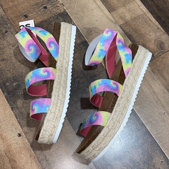 Girls platform sandals sz 6 NWT elastic stretch bands tie dye flat form - Picture 3 of 5